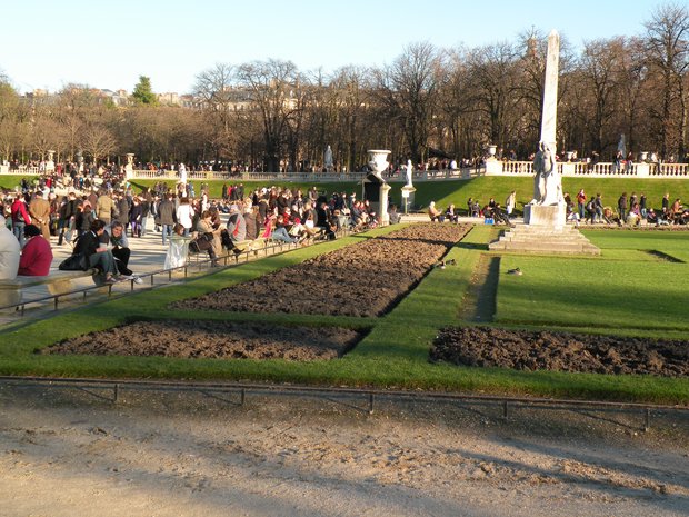  sol labouré, jardin du Luxembourg